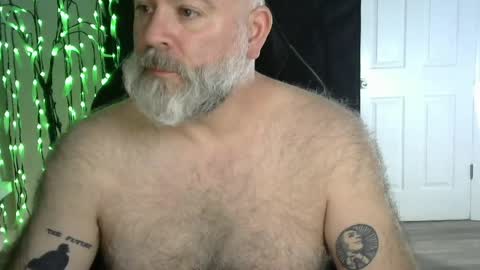Snapshot of xjohnniex77 chatting on 4, 4, 2026 MrSlowBurn77 online show from 4, 4, 2026