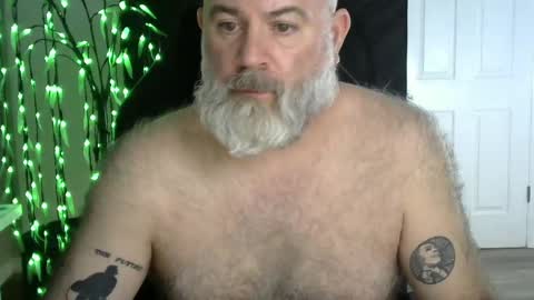 Snapshot of xjohnniex77 chatting on 6, 5, 2026 MrSlowBurn77 online show from 6, 5, 2026