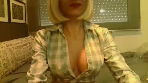 Snapshot of xlecram chatting on 17, 4, 2026 Wendy online show from 17, 4, 2026