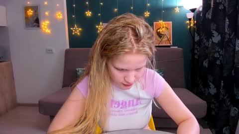 Chloe online show from 1, 3, 2025