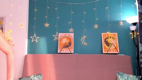 Chloe online show from 5, 3, 2025