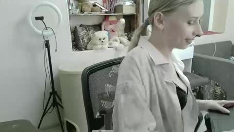 Snapshot of xmilagrosxs chatting on 4, 4, 2026 xMilagrosxs online show from 4, 4, 2026