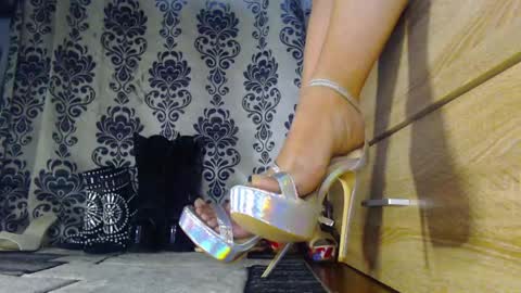 Snapshot of xmistressmonroex chatting on 8, 5, 2026 Monroe online show from 8, 5, 2026