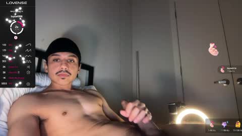 Snapshot of xmomentumx chatting on 14, 4, 2026 xmomentumx online show from 14, 4, 2026