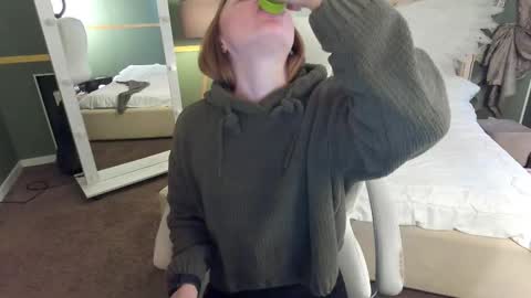 Snapshot of xo_monica chatting on 3, 3, 2025 Monica online show from 3, 3, 2025