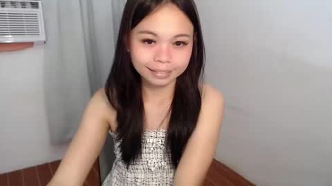 Snapshot of xo_worth_it chatting on 13, 5, 2026 nathalie online show from 13, 5, 2026
