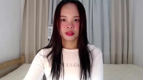 Snapshot of xo_worth_it chatting on 8, 6, 2026 nathalie online show from 8, 6, 2026