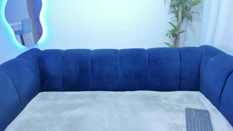 Snapshot of xoxo_angel chatting on 6, 2, 2025 xoxo_angel online show from 6, 2, 2025