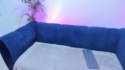 Snapshot of xoxo_angel chatting on 24, 11, 2025 xoxo_angel online show from 24, 11, 2025