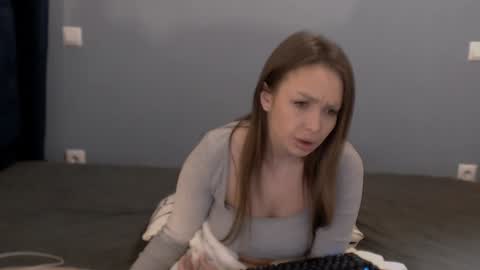 Snapshot of xsexycouples chatting on 5, 2, 2025 AnnaMaee online show from 5, 2, 2025