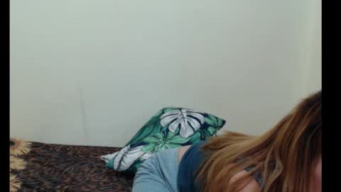 Snapshot of xsexyhotmomma69x chatting on 16, 3, 2026 merayel online show from 16, 3, 2026