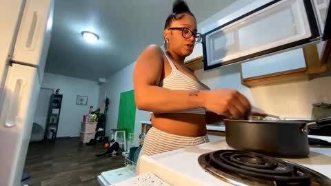 xStarGazingx online show from 2, 3, 2025