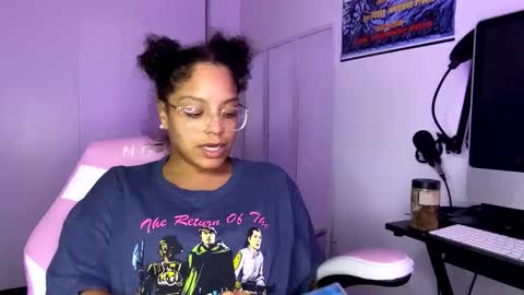 xStarGazingx online show from 18, 9, 2025