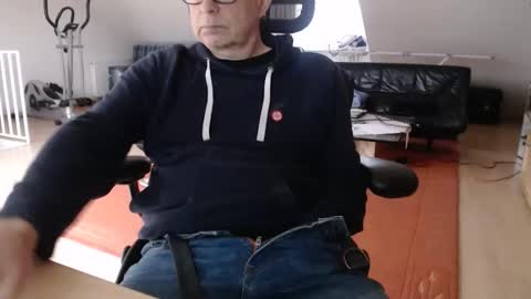 Snapshot of xtommix69 chatting on 22, 12, 2025 xtommix69 online show from 22, 12, 2025