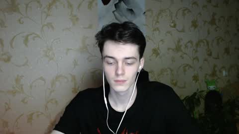 Snapshot of xtraqqq chatting on 4, 4, 2026 traqqq online show from 4, 4, 2026