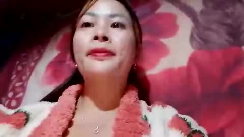 Snapshot of xuxulove00 chatting on 15, 12, 2025 xuxulove00 online show from 15, 12, 2025