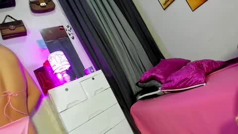 Snapshot of xvalentinafox chatting on 22, 12, 2024 Hairy Queen Valentina online show from 22, 12, 2024