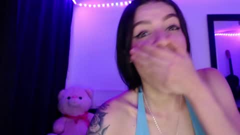 Snapshot of xx_johnson_xx chatting on 5, 4, 2026 VALE online show from 5, 4, 2026