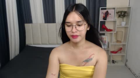 CHLOES ROOM online show from 7, 10, 2025