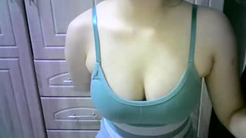 Snapshot of xxjazminexx chatting on 15, 10, 2025 xxjazminexx online show from 15, 10, 2025