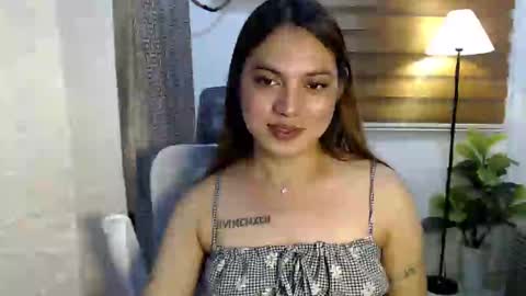 Snapshot of xxjulielovesyouxx chatting on 21, 12, 2024 July online show from 21, 12, 2024