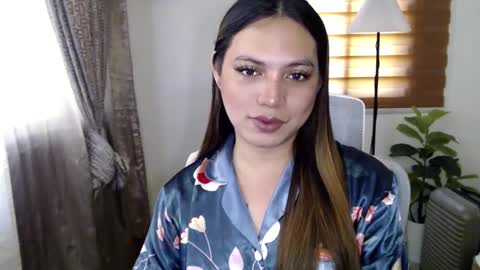 Snapshot of xxjulielovesyouxx chatting on 12, 3, 2025 July online show from 12, 3, 2025