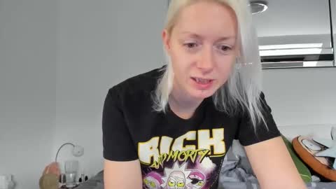 Snapshot of xxkimber_bentonxx chatting on 25, 10, 2025 Next online Monday to Friday 10am till 2pm UK time online show from 25, 10, 2025