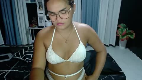 Snapshot of xxkylie_smithxx chatting on 23, 4, 2026 Kylie Smith online show from 23, 4, 2026