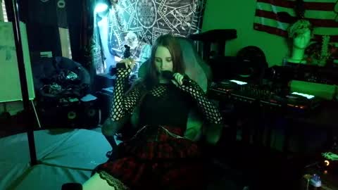 Snapshot of xxlilithmoonxx chatting on 25, 4, 2026 Lilith online show from 25, 4, 2026