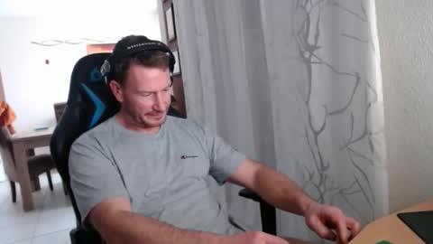 Snapshot of xxmettexx chatting on 28, 3, 2026 xxmettexx online show from 28, 3, 2026