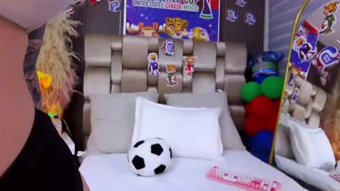 Snapshot of xxmile_ chatting on 9, 7, 2026 Milena online show from 9, 7, 2026