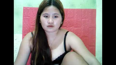Snapshot of xxmoniqque19 chatting on 8, 3, 2025 xxmoniqque19 online show from 8, 3, 2025