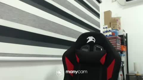Snapshot of xxmonsterbigcockxx chatting on 26, 1, 2025  Kaycee  online show from 26, 1, 2025