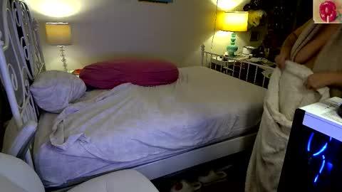 Strawberry Jane online show from 18, 11, 2025