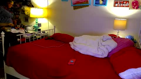 Snapshot of xxstrawberryjanexx chatting on 23, 12, 2025 Strawberry Jane online show from 23, 12, 2025