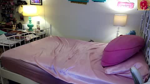 Snapshot of xxstrawberryjanexx chatting on 1, 3, 2026 Strawberry Jane online show from 1, 3, 2026