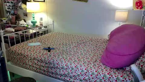 Snapshot of xxstrawberryjanexx chatting on 24, 3, 2026 Strawberry Jane online show from 24, 3, 2026