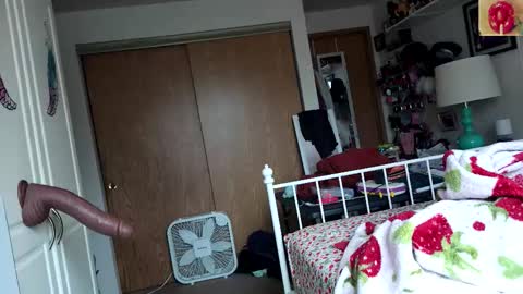 Snapshot of xxstrawberryjanexx chatting on 24, 3, 2026 Strawberry Jane online show from 24, 3, 2026