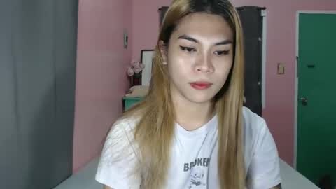 Snapshot of xxstunningmichxx chatting on 28, 12, 2024 xxstunningmichxx online show from 28, 12, 2024
