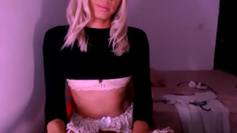 Snapshot of xxxanonymousloverxxx chatting on 17, 11, 2025 Chiara online show from 17, 11, 2025