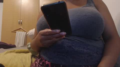 Snapshot of xxxbustybabe27x chatting on 1, 3, 2025 Ayanda online show from 1, 3, 2025