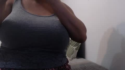 Snapshot of xxxbustybabe27x chatting on 2, 3, 2025 Ayanda online show from 2, 3, 2025