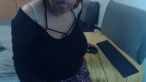 Snapshot of xxxbustybabe27x chatting on 29, 9, 2025 Ayanda online show from 29, 9, 2025