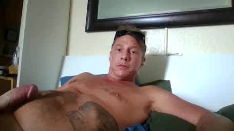 Snapshot of xxxelentdick chatting on 11, 3, 2026 deeeeznutz online show from 11, 3, 2026