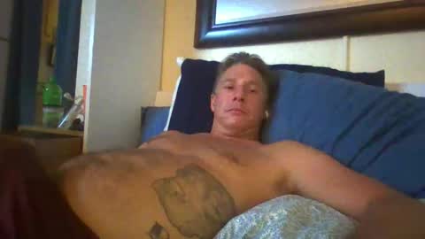 Snapshot of xxxelentdick chatting on 6, 4, 2026 deeeeznutz online show from 6, 4, 2026