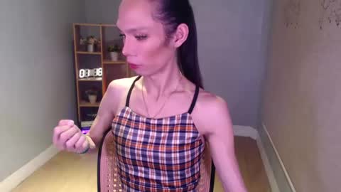 Snapshot of xxxfuckgirlyumsxxx chatting on 3, 3, 2025 Your Princess Yums online show from 3, 3, 2025