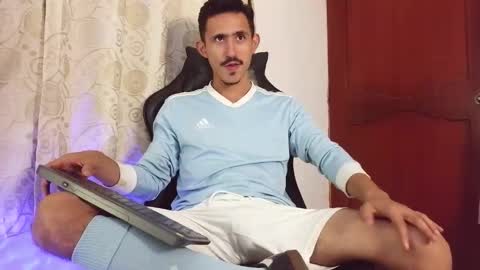 Snapshot of xxxhome_alonexxx chatting on 13, 4, 2026 Kev online show from 13, 4, 2026