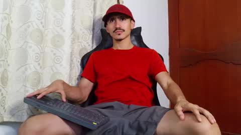 Snapshot of xxxhome_alonexxx chatting on 30, 4, 2026 Kev online show from 30, 4, 2026