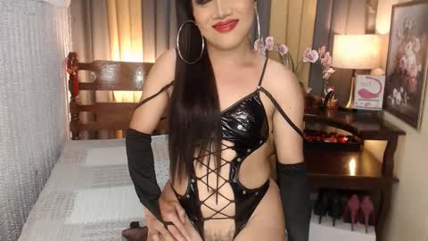 Snapshot of xxxmiss_cathyxxx chatting on 8, 1, 2026 QUEENCY online show from 8, 1, 2026