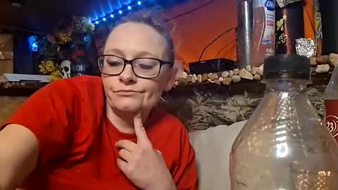 XXXQueenMandyDickenz online show from 1, 2, 2026